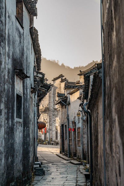 日出时分西递村