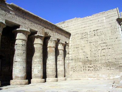 埃及，卢克索，约旦河西岸。Medinet Habu，拉美西斯三世殡仪馆。