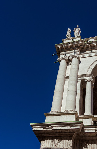 Palladian Basilica角(有蓝天和复制空间)