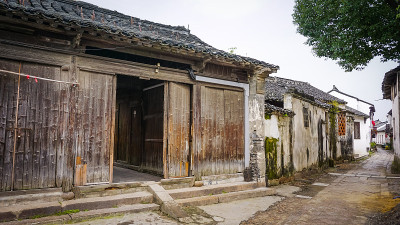 中国同里狭窄的老街道