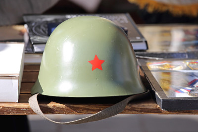 战斗头盔
