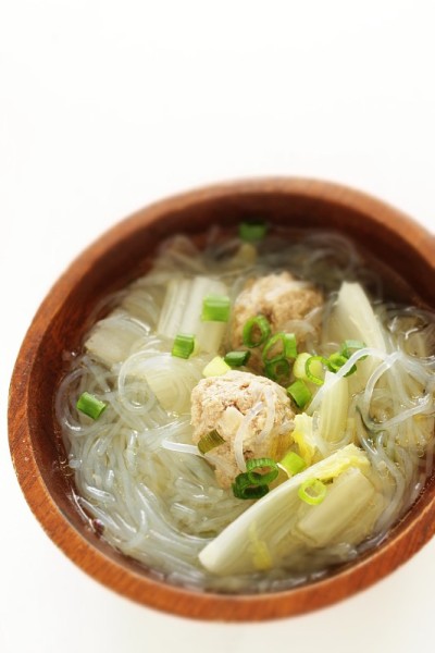 中国菜，肉，猪肉和米粉汤