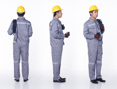 一套三个完整长度的20多岁亚洲人黑色头发穿机械套装礼服鞋。活跃的