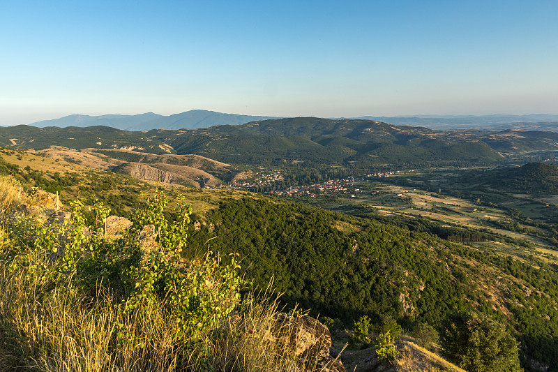 日落景观奥索戈沃山，普罗比斯普地区，马其顿共和国