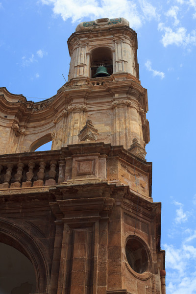 Belltower，梯形大教堂