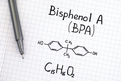 化学公式双酚A (BPA)与笔。