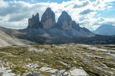 在意大利Dolomites著名的Tre Cime di Lavaredo (Drei Zinnen)
