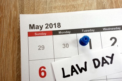 法律日的日期标记在日历上