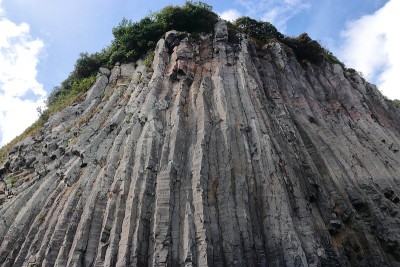 如沙洲状节理、奇岩、峭壁、海岸、