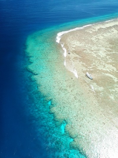 环礁的边缘和沙天堂在Truk泻湖，Chuuk