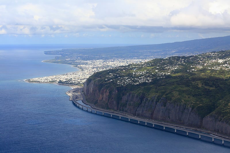 留尼汪岛新滨海公路，最昂贵的公路，跨海大桥