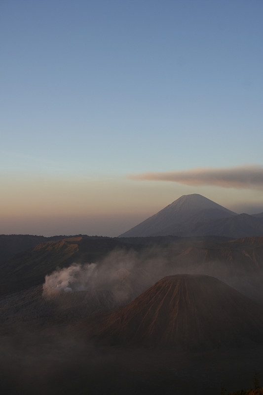 布罗莫山