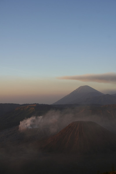 布罗莫山