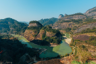 福建武夷山天佑峰俯瞰九曲溪，又称九曲溪