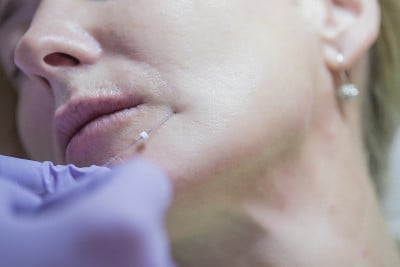 成熟的女人打大学预防针