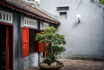 越南河内还剑湖上的玉山寺