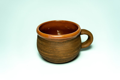 手工棕色粘土杯咖啡茶