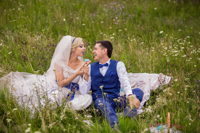 婚礼的夫妇。新娘和新郎。婚姻的概念
