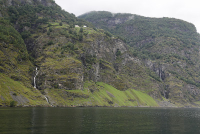 奈罗伊峡湾和奥兰兹峡湾