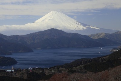 富士山和箱根的欣之子湖