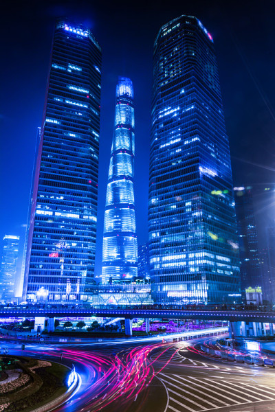 上海陆家嘴金融贸易区的现代都市夜景背景