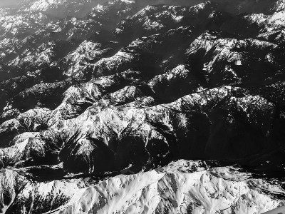 雷内尔山地区覆盖雪鸟瞰图