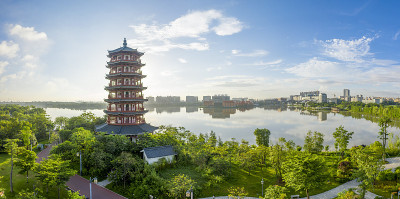 鸟瞰东莞华阳湖湿地公园的自然风光