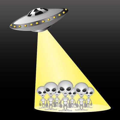 宇宙飞船光线中的外星人。