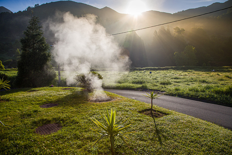 亚述尔群岛，圣米格尔岛，弗纳斯火山喷发的热气