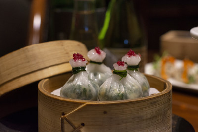 印度浦那的篮子里蒸肉
