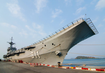 航空母舰和战舰
