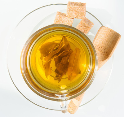 加糖的新鲜绿茶