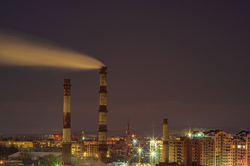 从高处俯瞰乌克兰城市的夜景