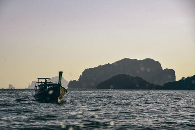 泰国，拉伊海滩的日落