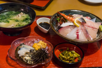 Chirashi Ju -生鱼片米饭碗