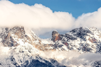 欧洲阿尔卑斯山的雪山