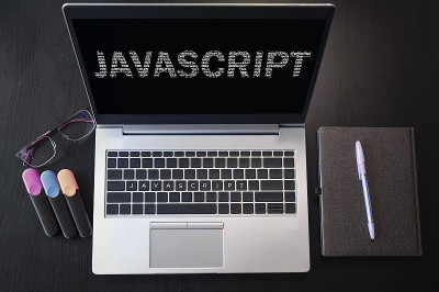 Top view笔记本电脑与文本Javascript。