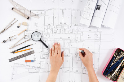 建筑师绘制建筑项目俯视图