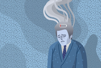 职业倦怠的概念，悲伤而疲惫的男人头顶烟雾缭绕。