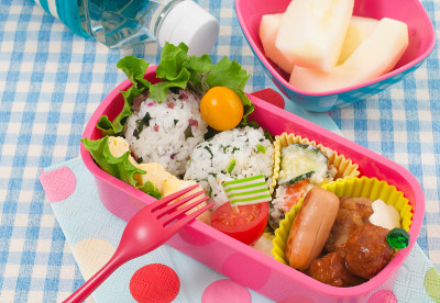 日本色彩斑斓的午餐
