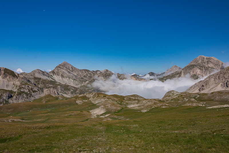 那很不错Abruzzo。夏曼全景