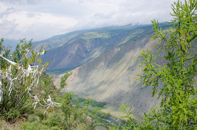 风景秀丽，石山高耸，阿尔泰俄罗斯