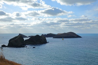 岛屿，岛屿，济州岛，无人岛，悬崖，大海，海浪，无人岛，潜艇，熔岩，旅游景点，游轮，