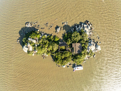 白石岛和怪坝湖