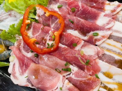 烤生猪肉片