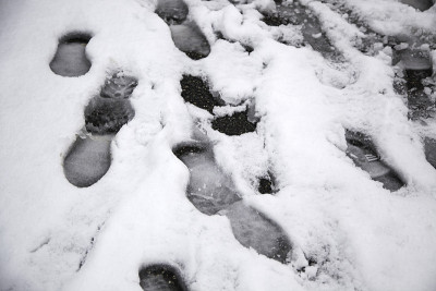 脚印在雪地