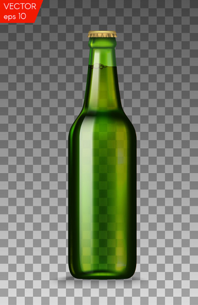 现实的绿色玻璃啤酒瓶与饮料隔离在一个透明的背景。矢量插图。产品包装广告模板。