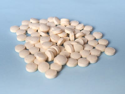 维生素C和D3片