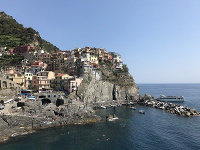 马纳罗拉风景如画的村庄，五房