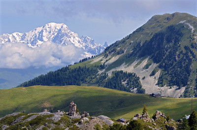 法国普拉涅的山景